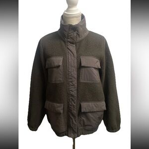 Vuori Jacket Womens Small Oregano Sherpa Fleece VW524 Utility Pockets Full Zip
